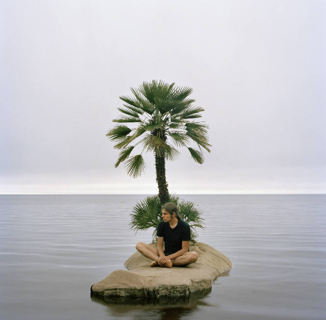 안띠 라이티넨(Antti Laitinen), Voyage, C-print, 115x115cm, 2008.jpg